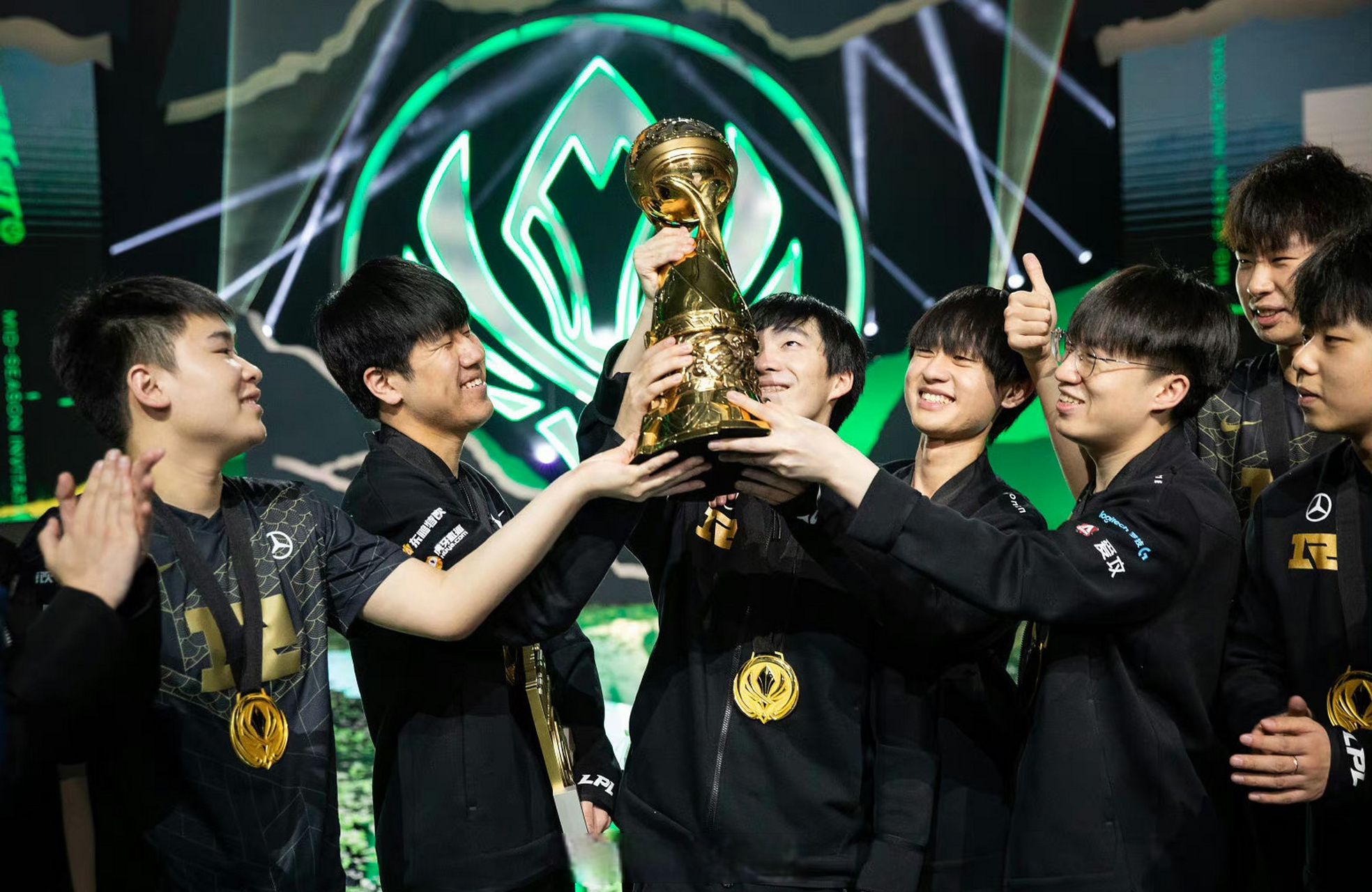 壹号娱乐-Scout巅峰对决，Ming与80激战RNG分钟，比分优势明显胜负难料！的简单介绍