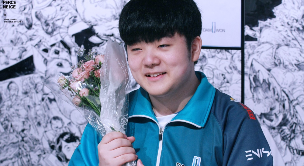 壹号-包含Scout在DWG比赛中绝杀，关键助攻引发热议！的词条