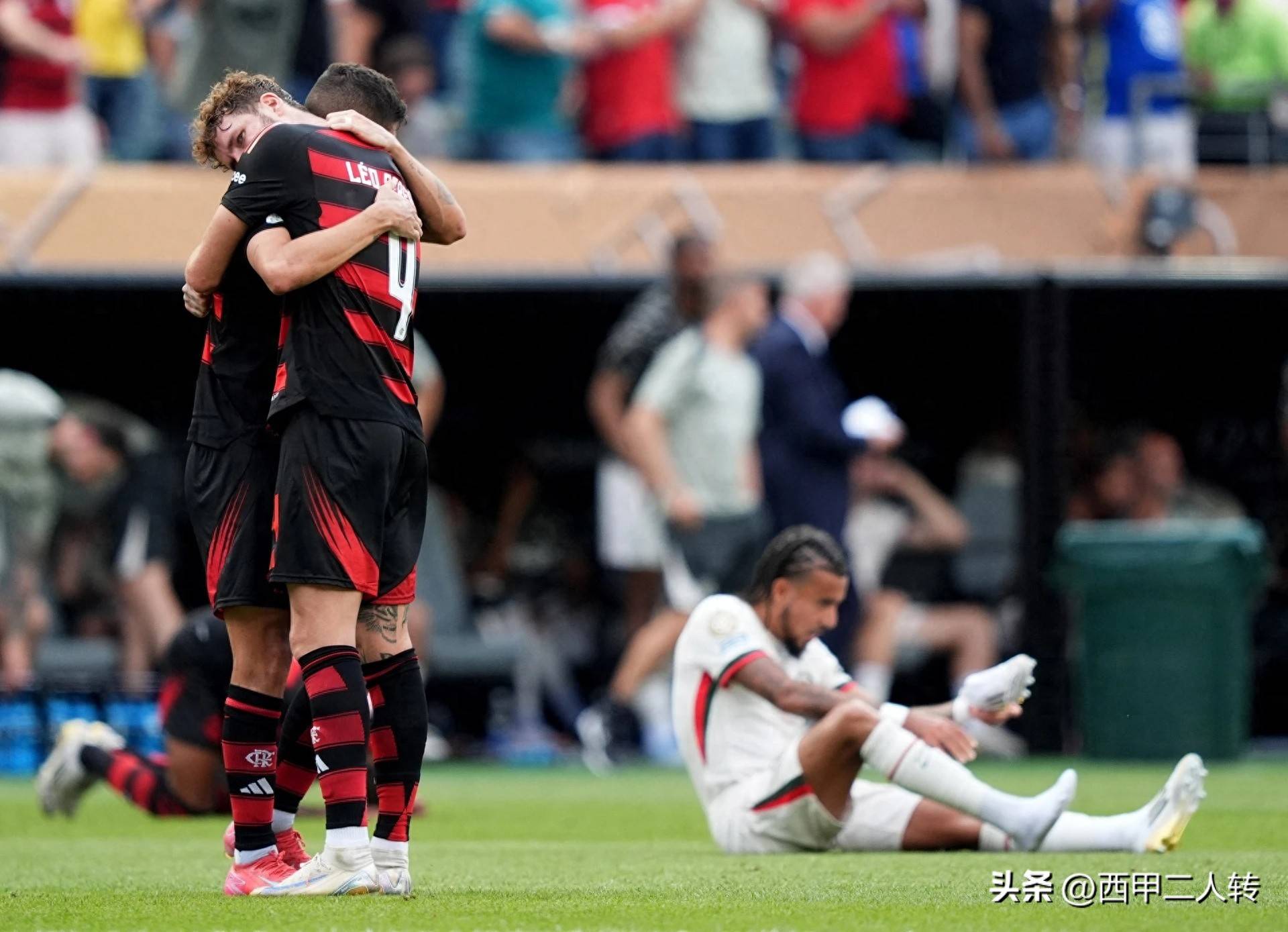 壹号娱乐-萨拉赫爆冷击败巴黎圣日耳曼，挺进下一轮引爆全场！的简单介绍