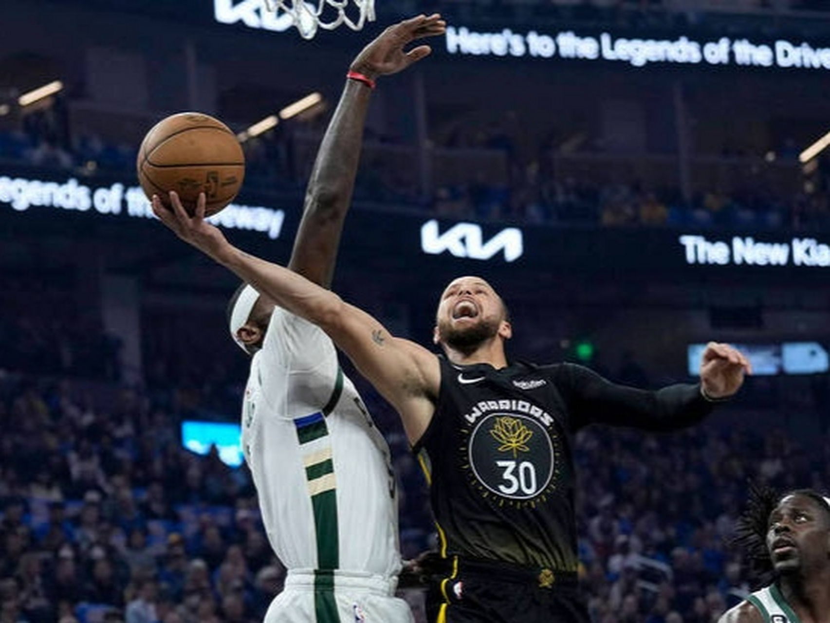 壹号娱乐-库里爆冷击败尤文图斯，战术调整引爆全场！的简单介绍